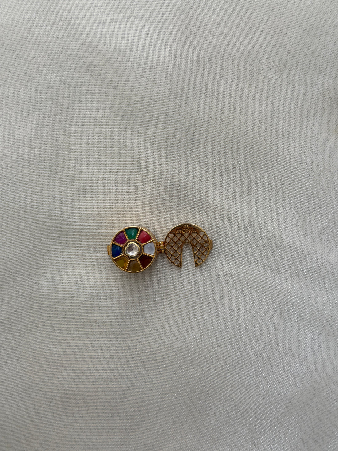 Navratna Button Clip