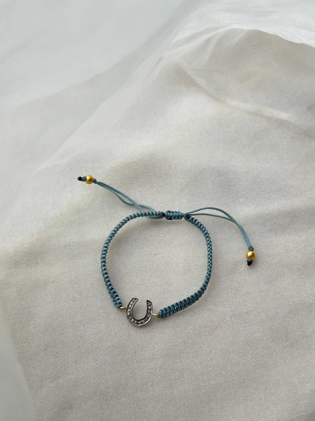 Horse Shoe Thread Bracelet