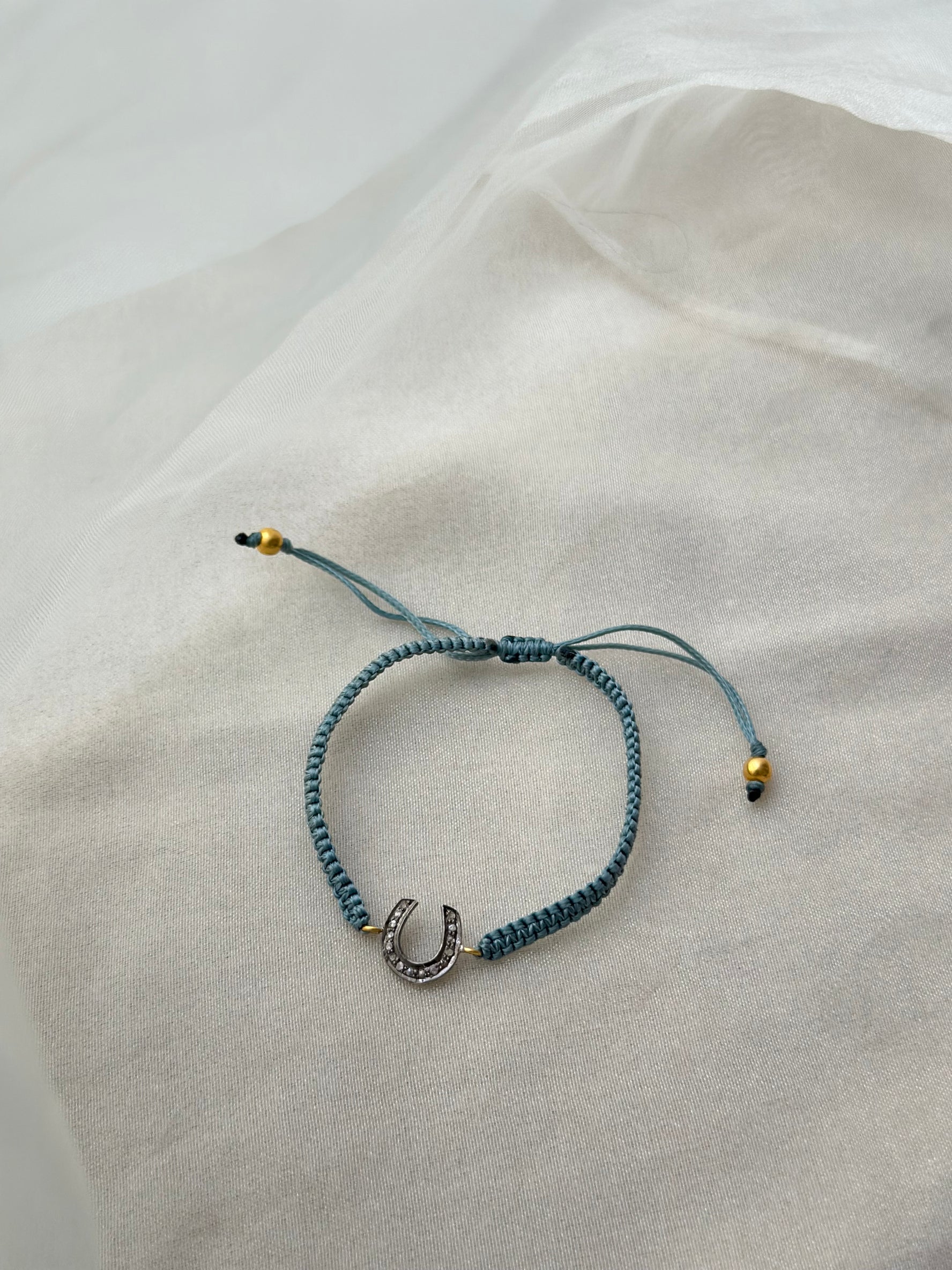 Horse Shoe Thread Bracelet