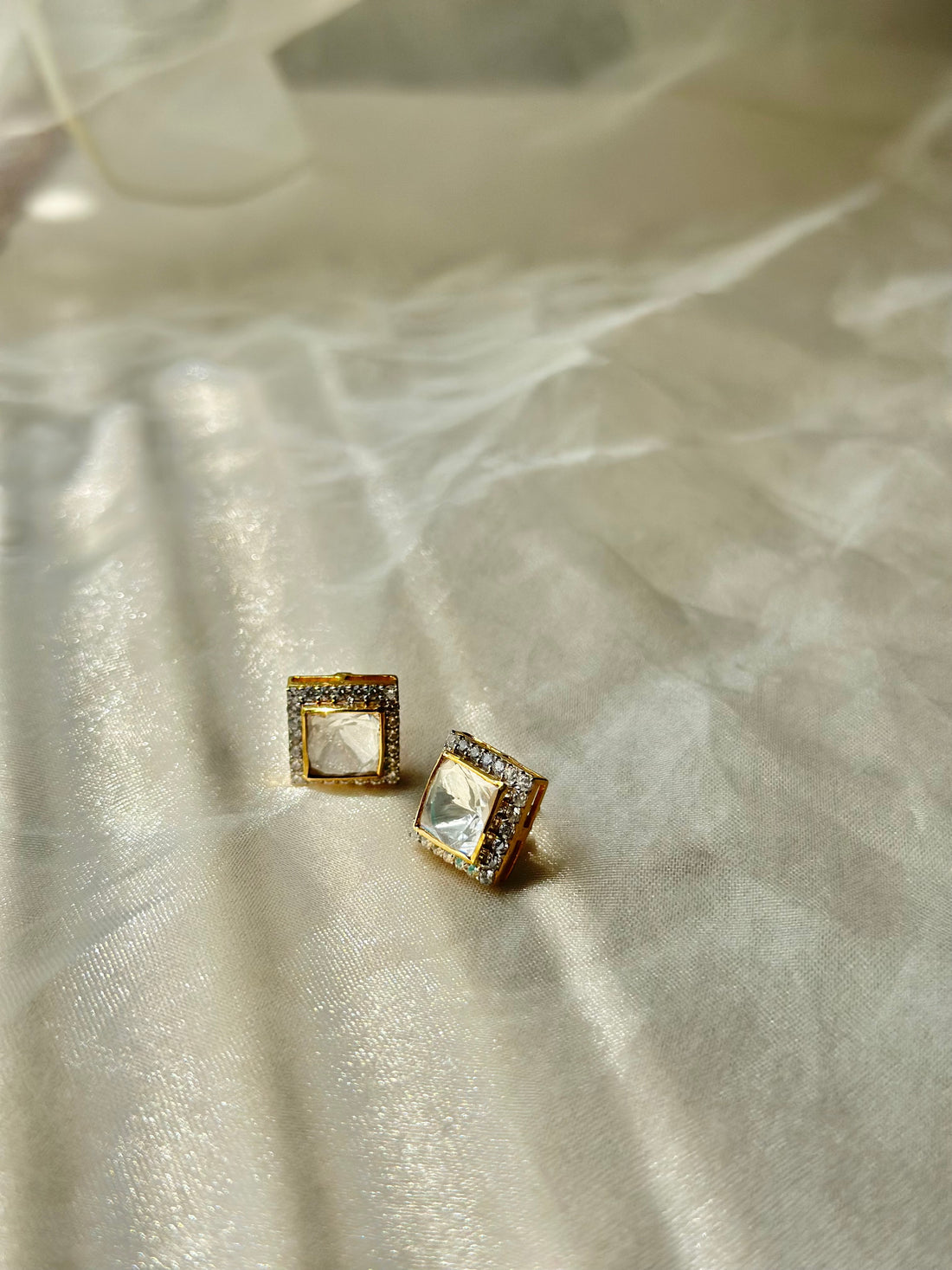 Elara Studs