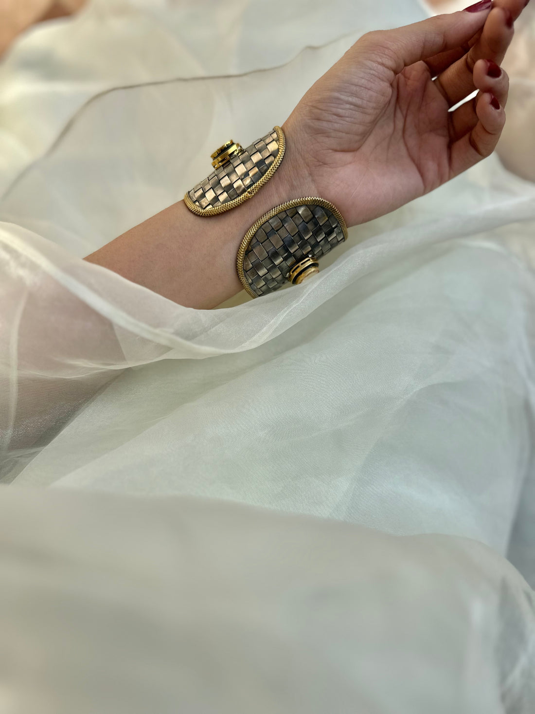 Mughal Handcuff