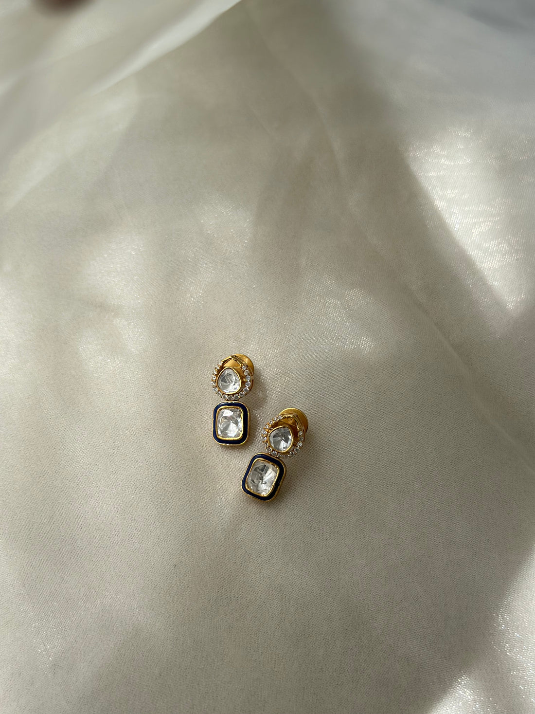 Kamya studs