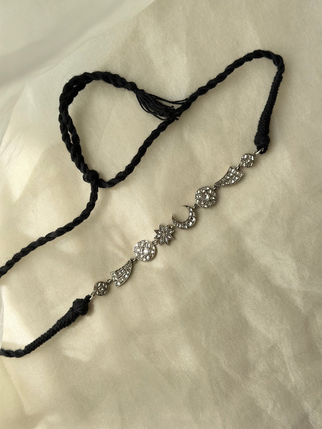 Chaand Tukda Choker