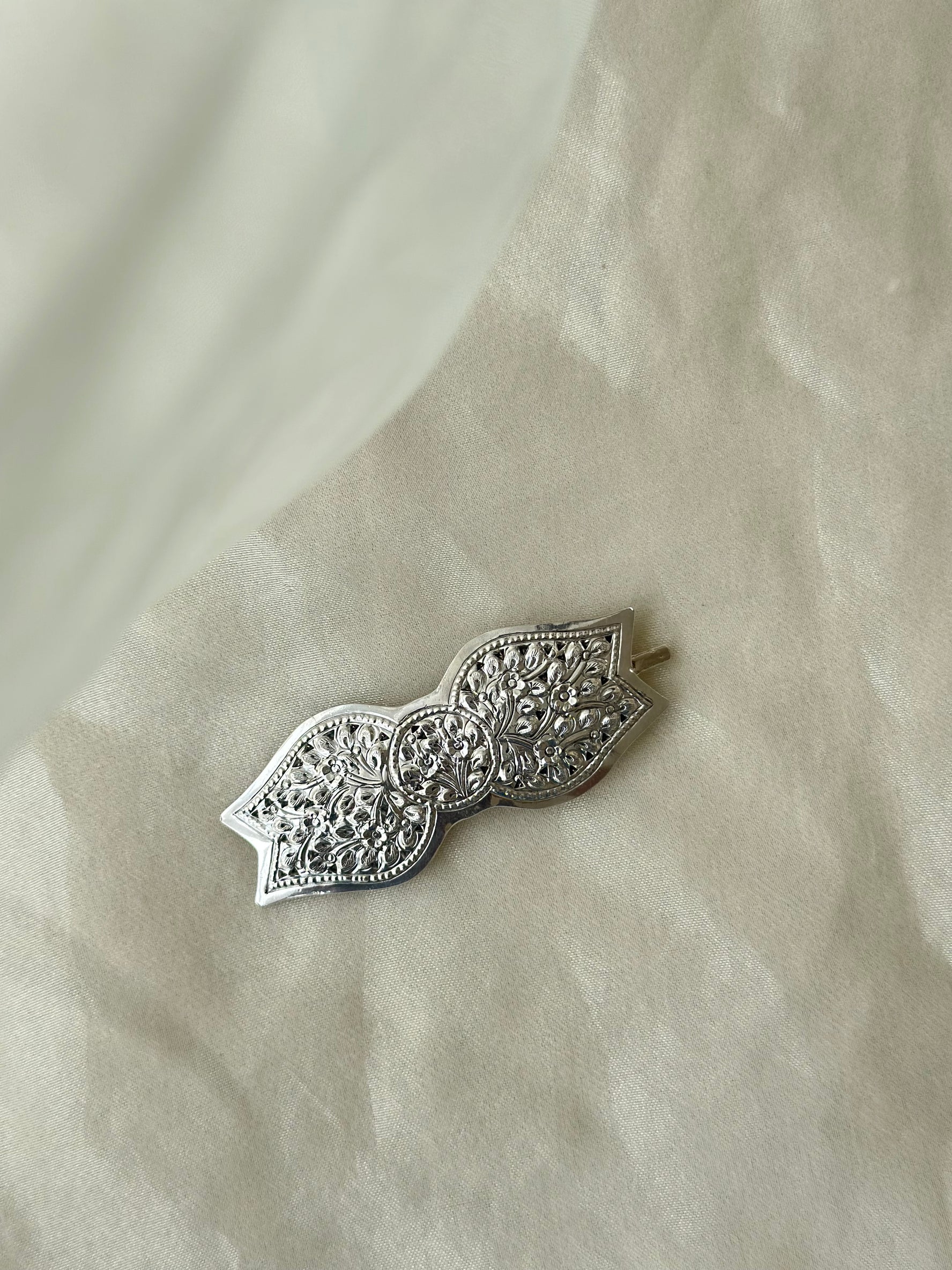 Ziva sterling silver hair clip – Eterno India