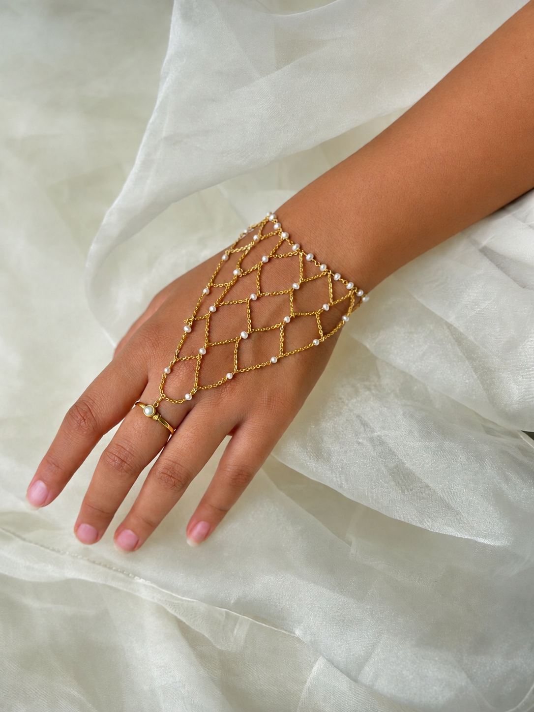 Begum sterling silver Haathphool hand bracelet – Eterno India