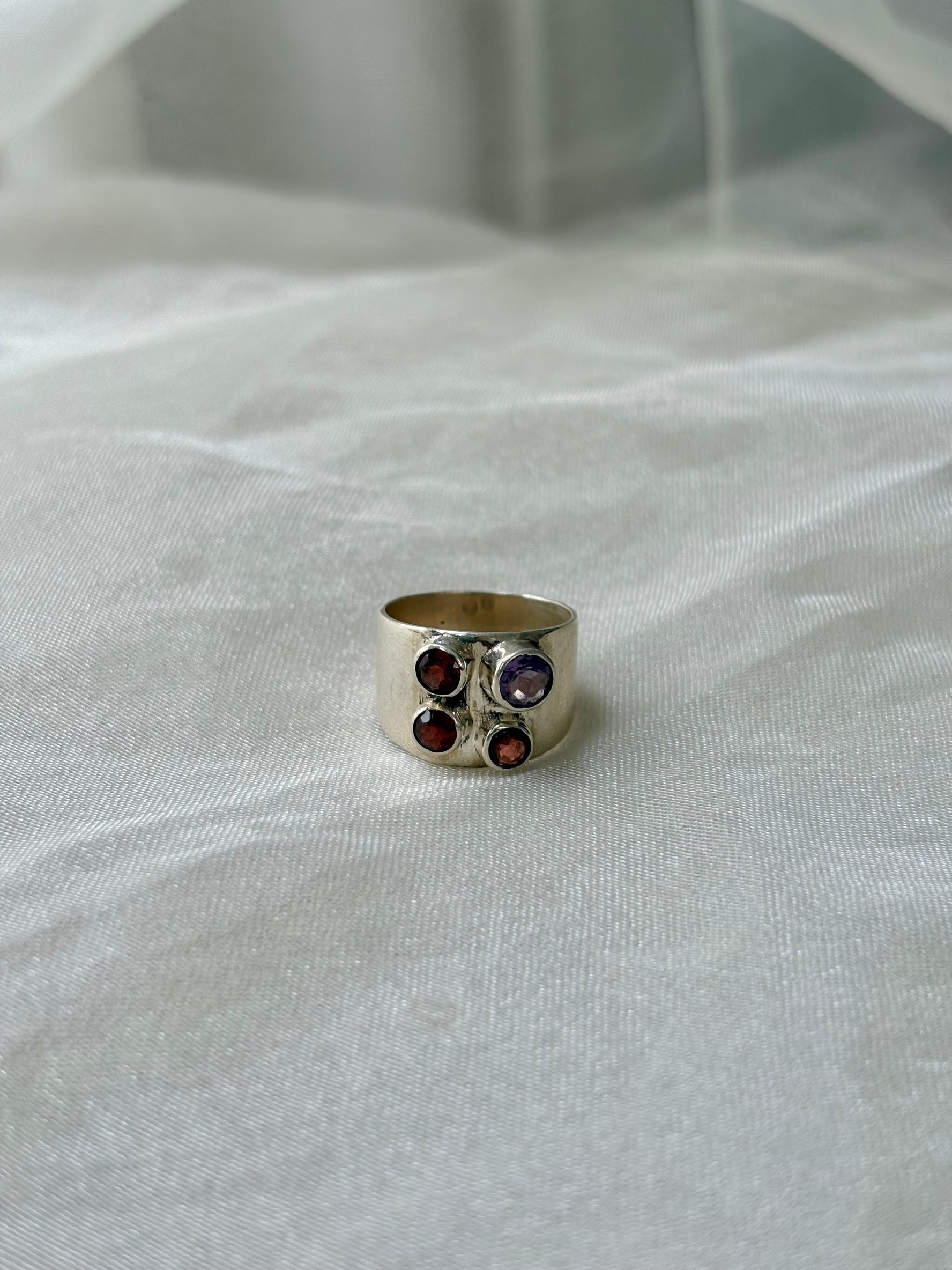 Eva Ring