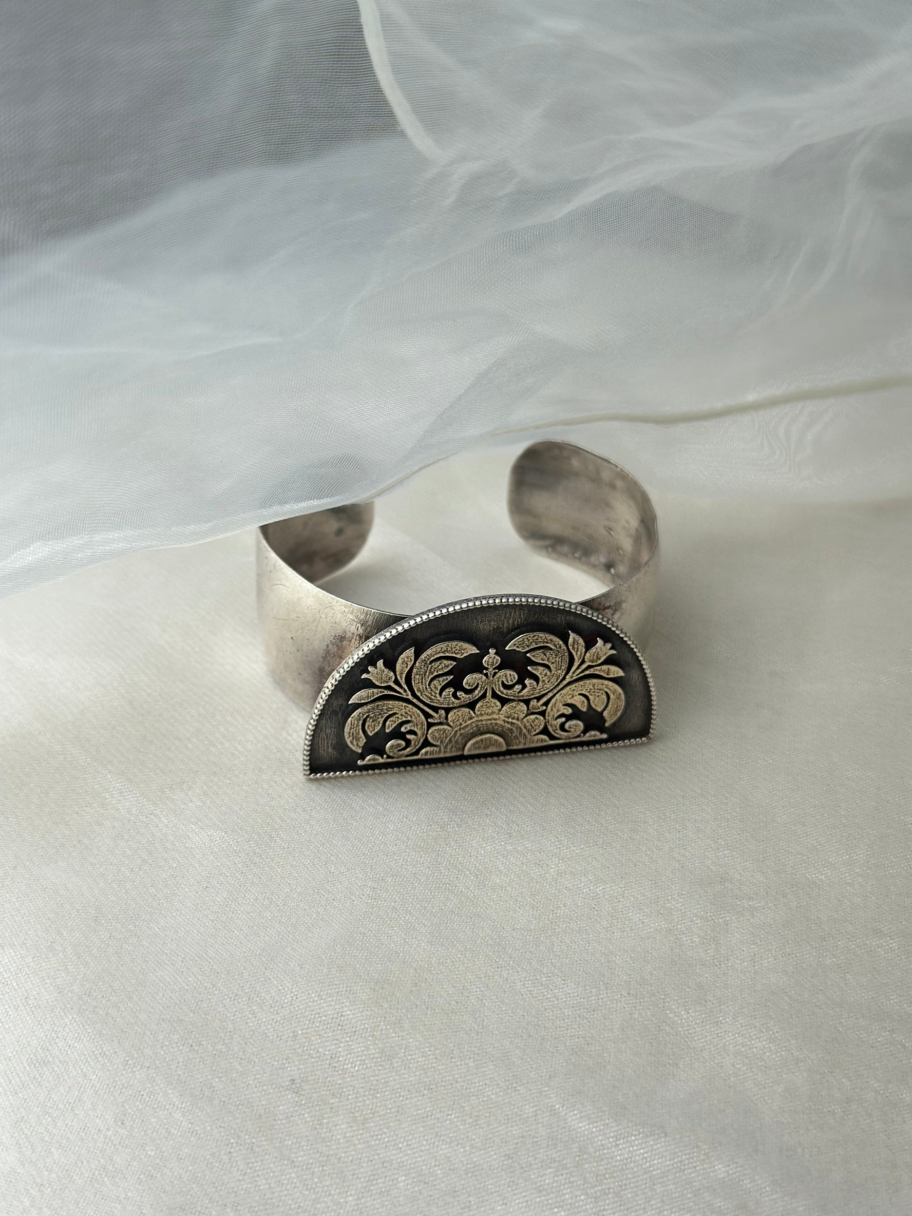 Shubh Handcuff
