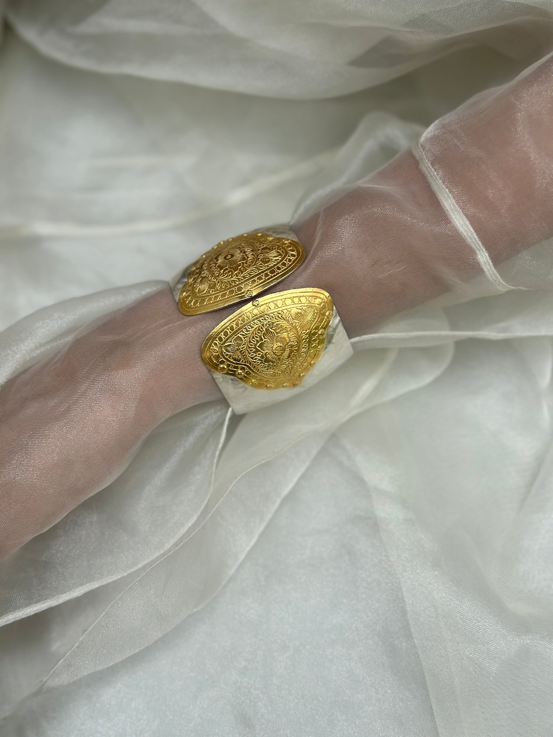 Dual Tone Handcuff