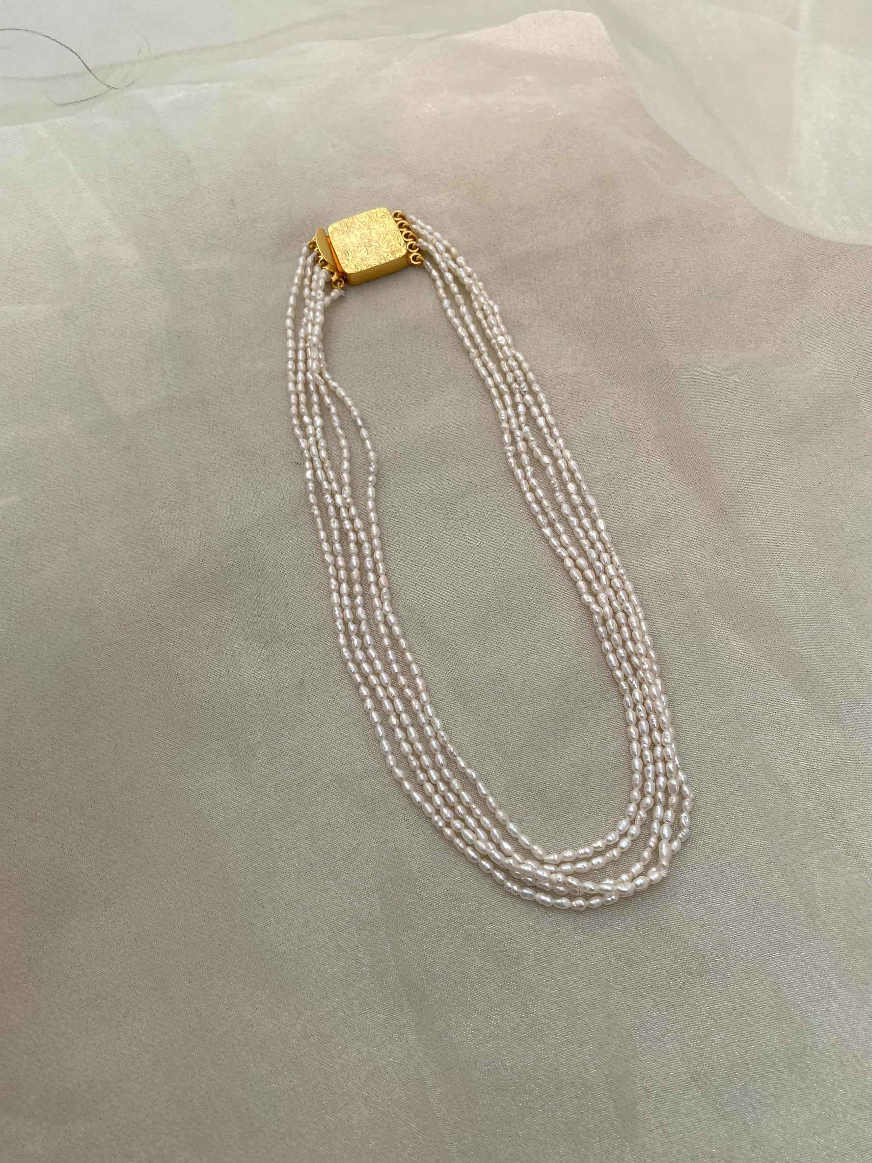 Gul Pearl-5 Layer Mala