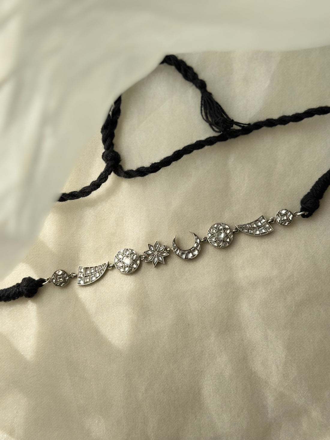 Chaand Tukda Choker
