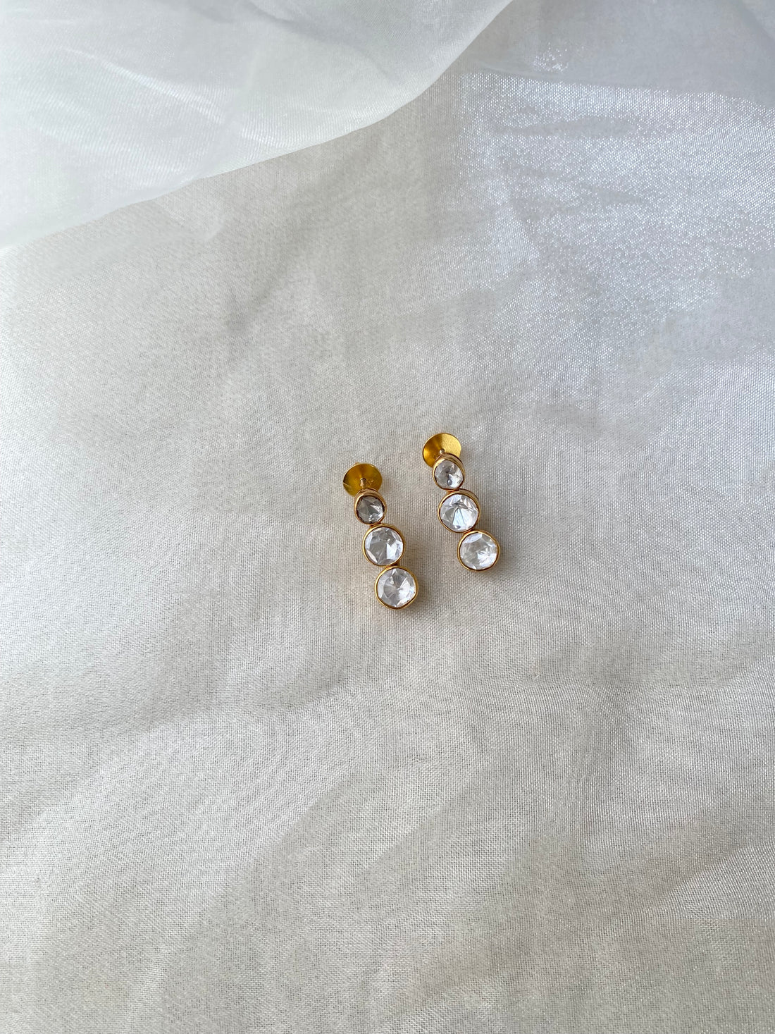 Kamya studs