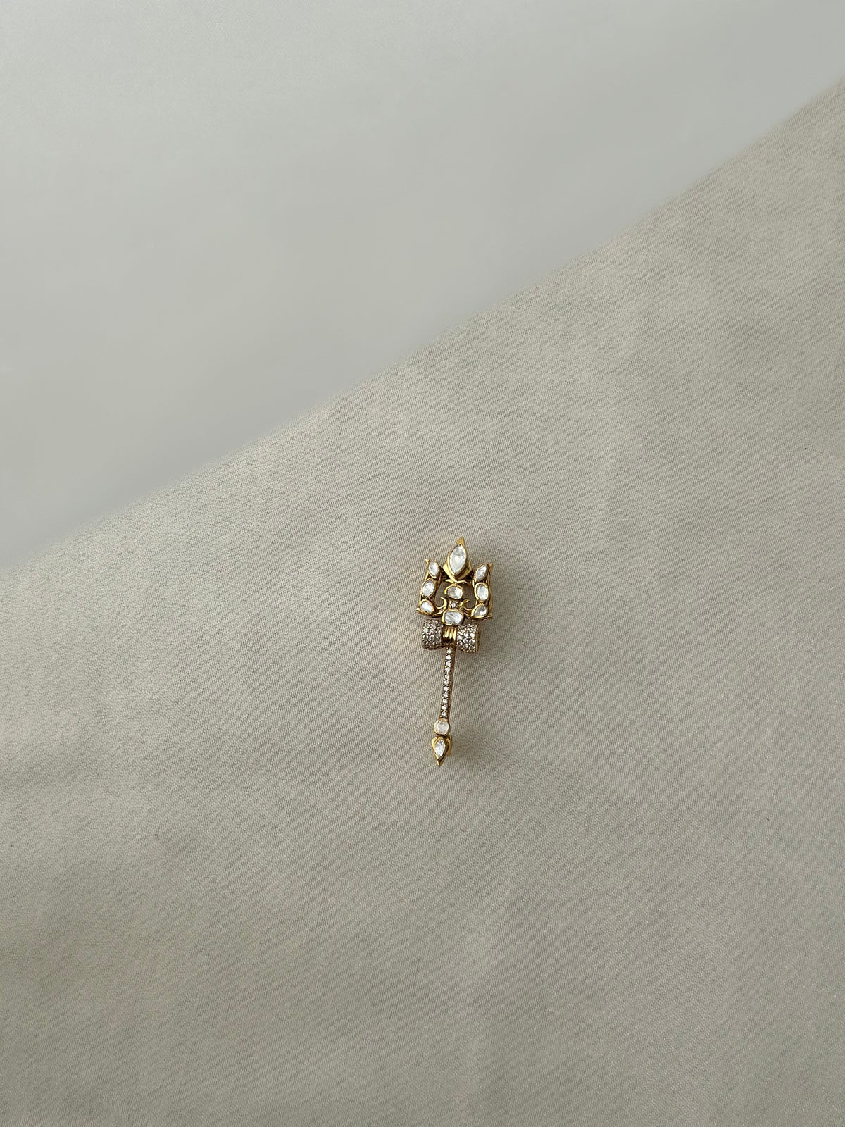 Bombay Brooch sterling silver pin with heritage floral filigree design – Eterno India