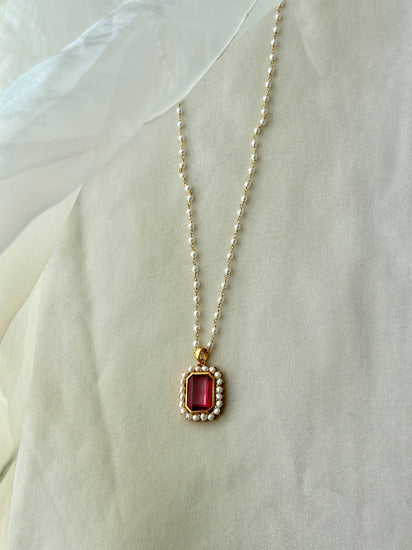 Elizabeth Pendant ( Pearls)