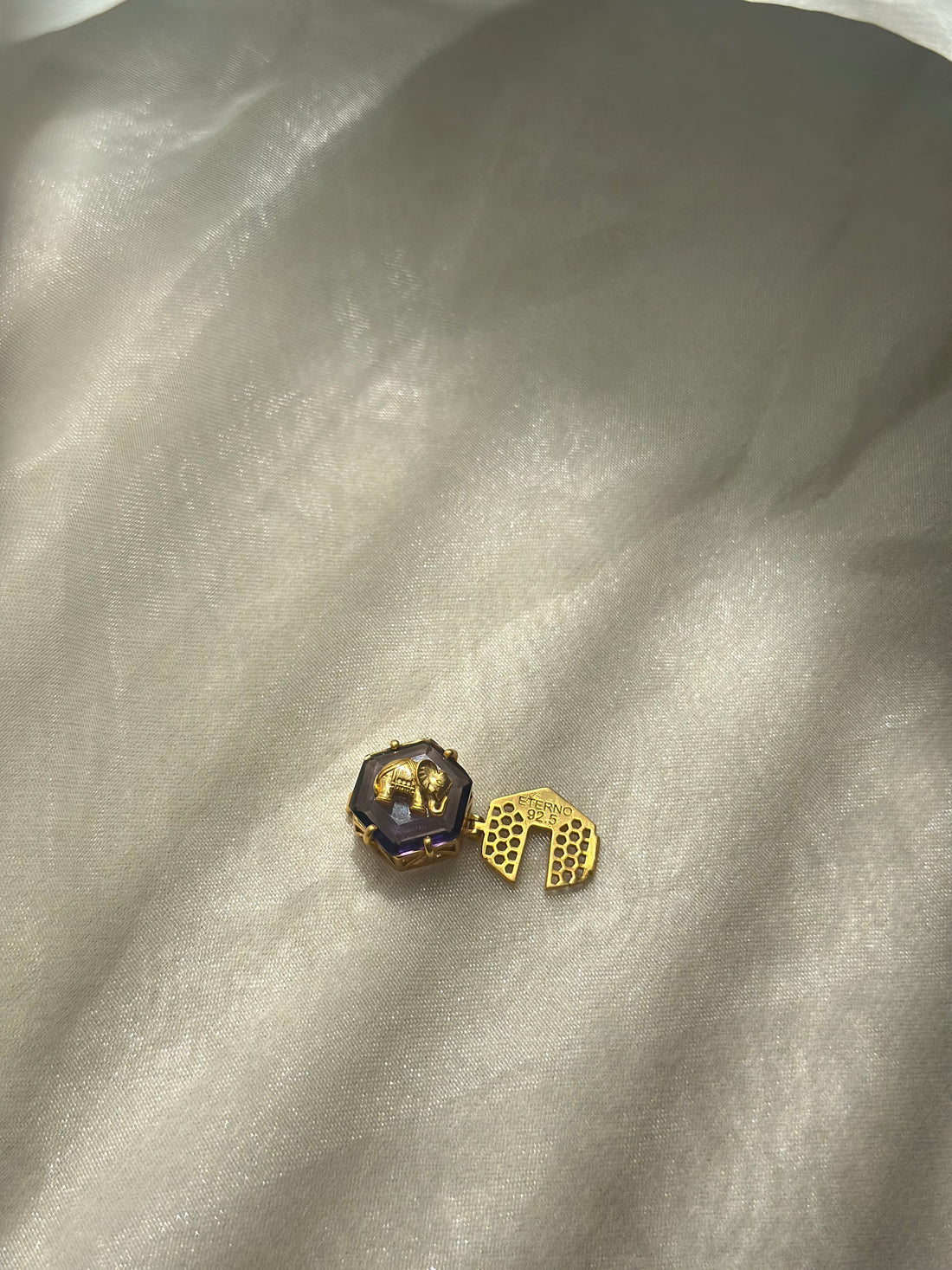 Amethyst Button clip