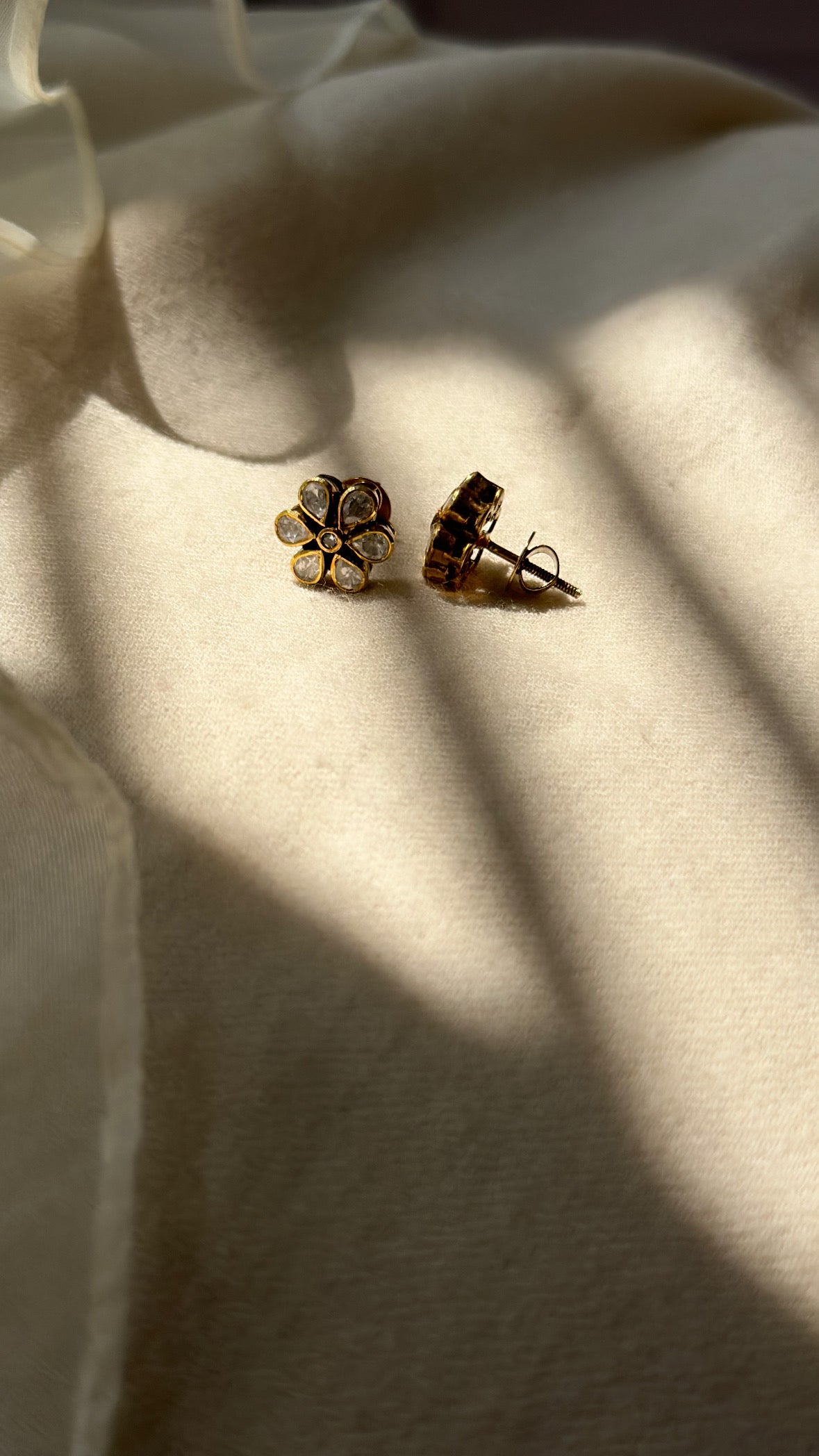 Kanak Studs