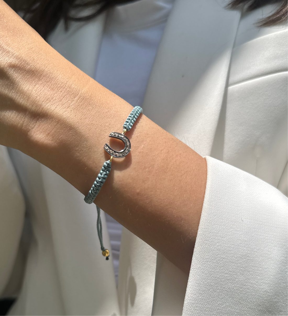 Horse Shoe Thread Bracelet