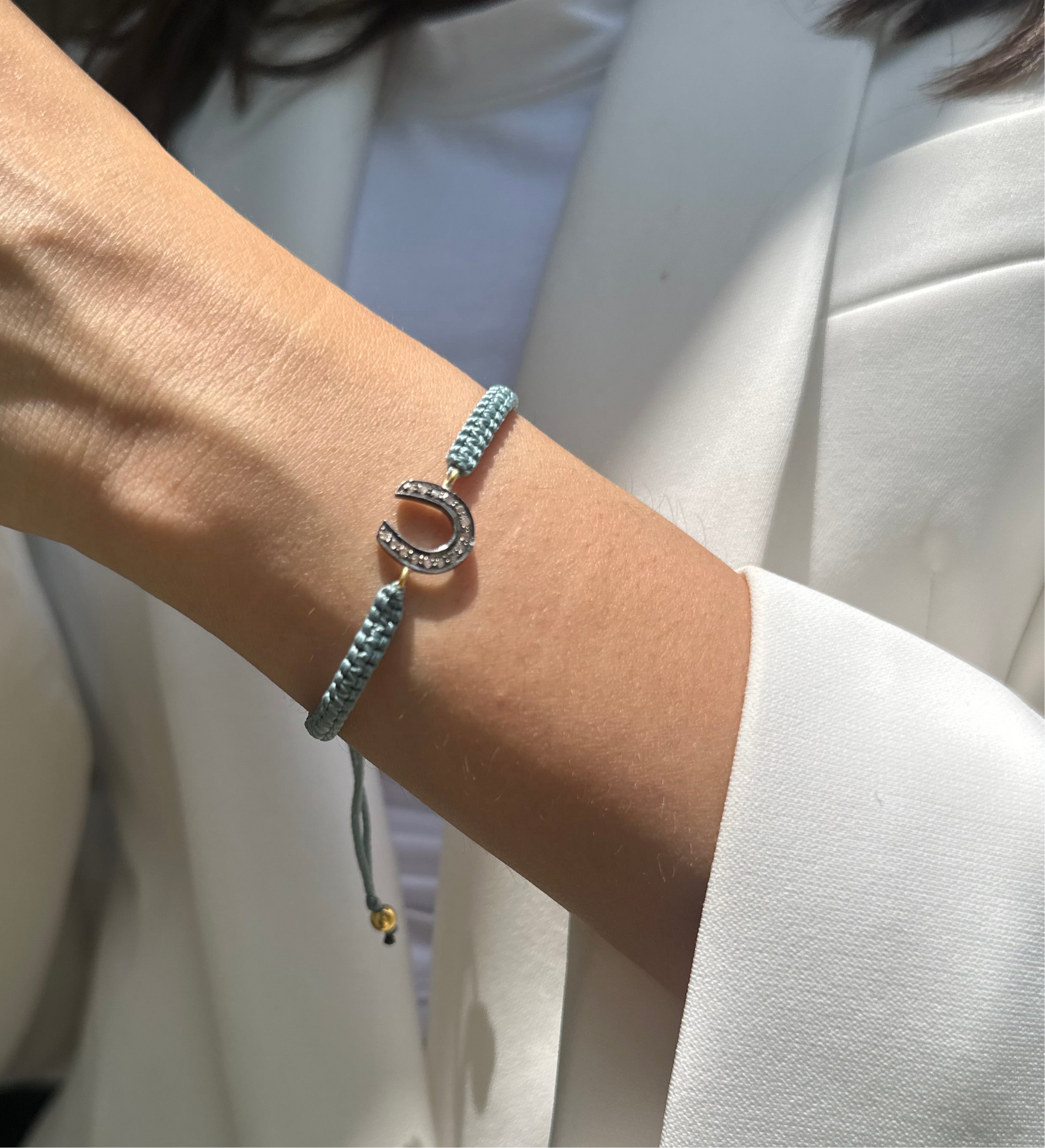 Horse Shoe Thread Bracelet