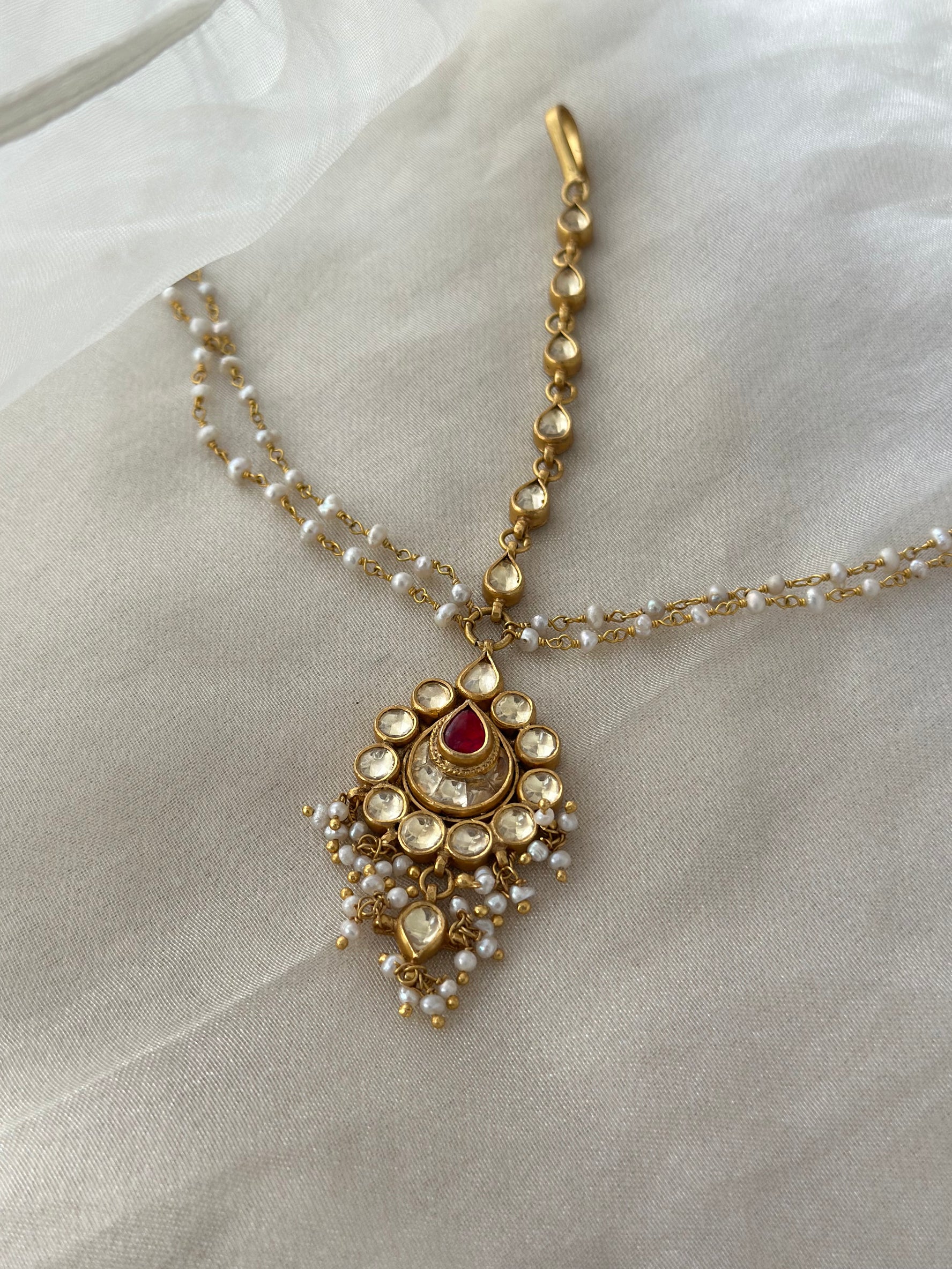 Tilak tri-layer Maangtikka