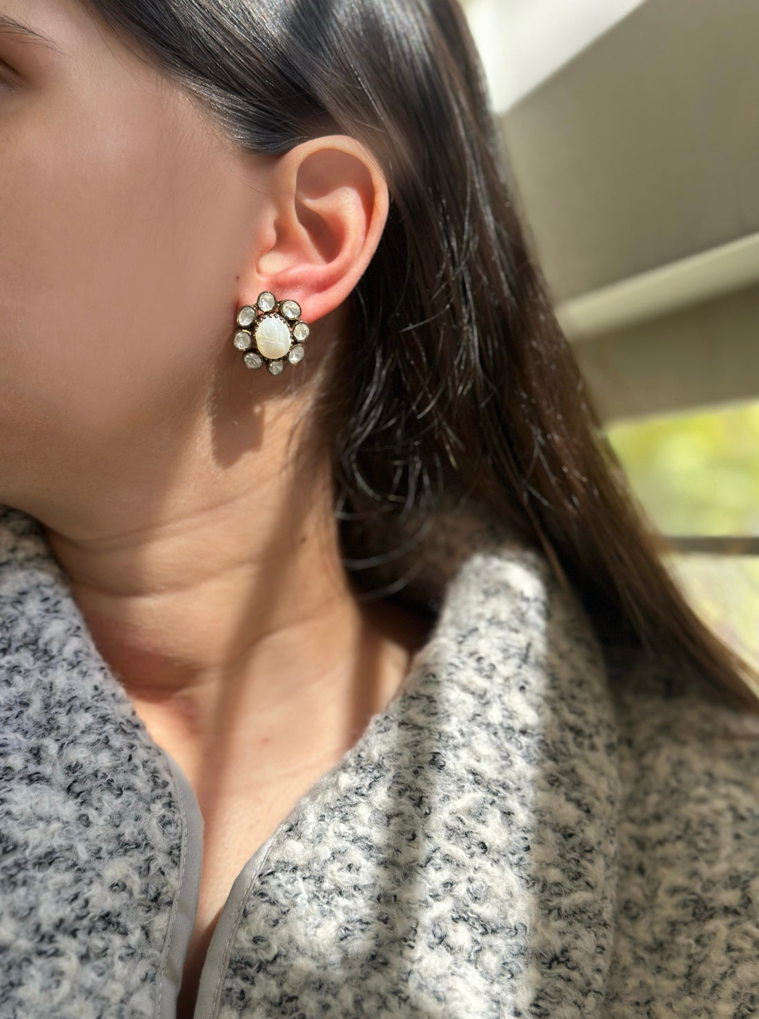 Saira Studs