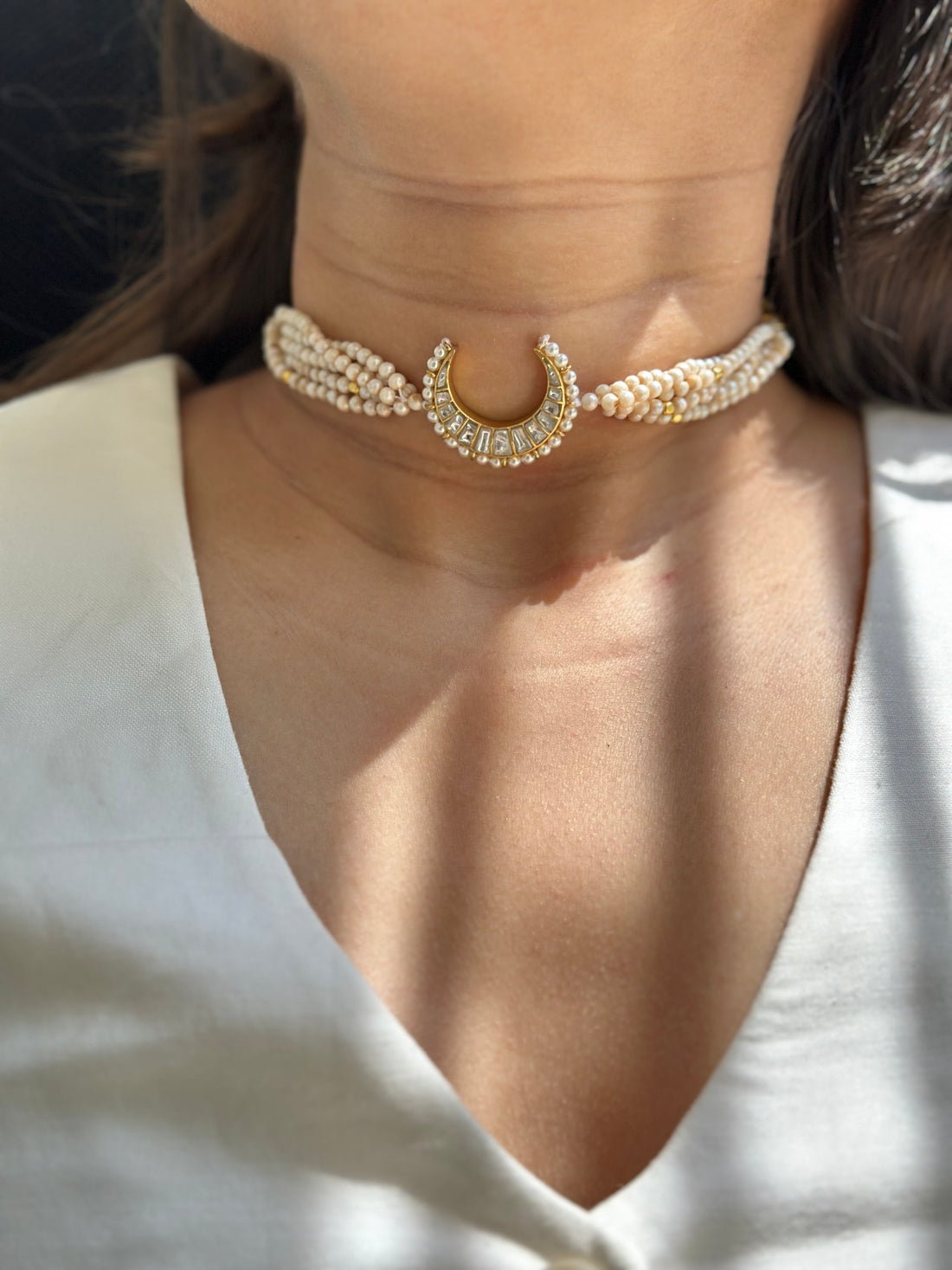Gulaabi Chaand Choker