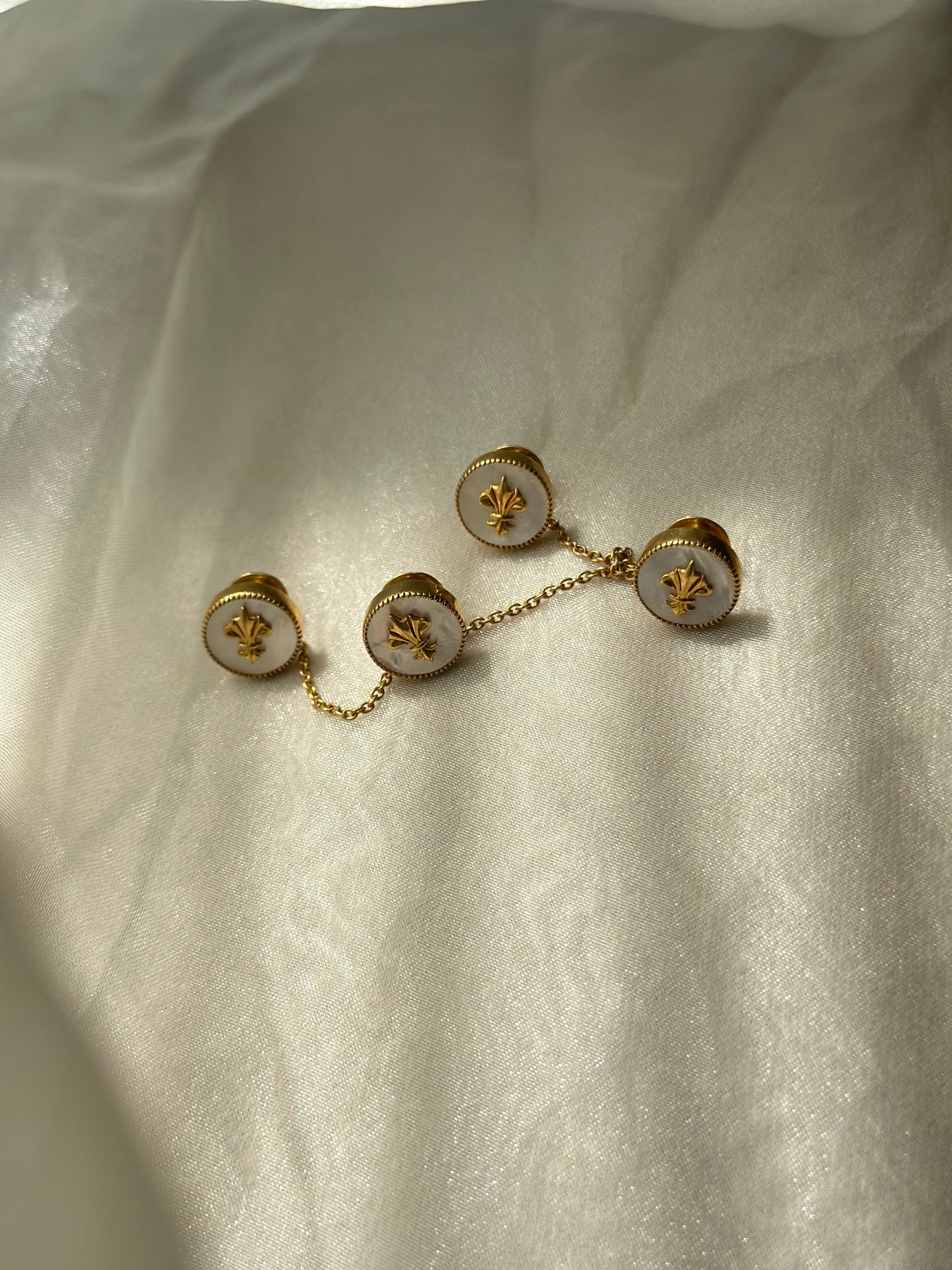 Monarchy Kurta Button
