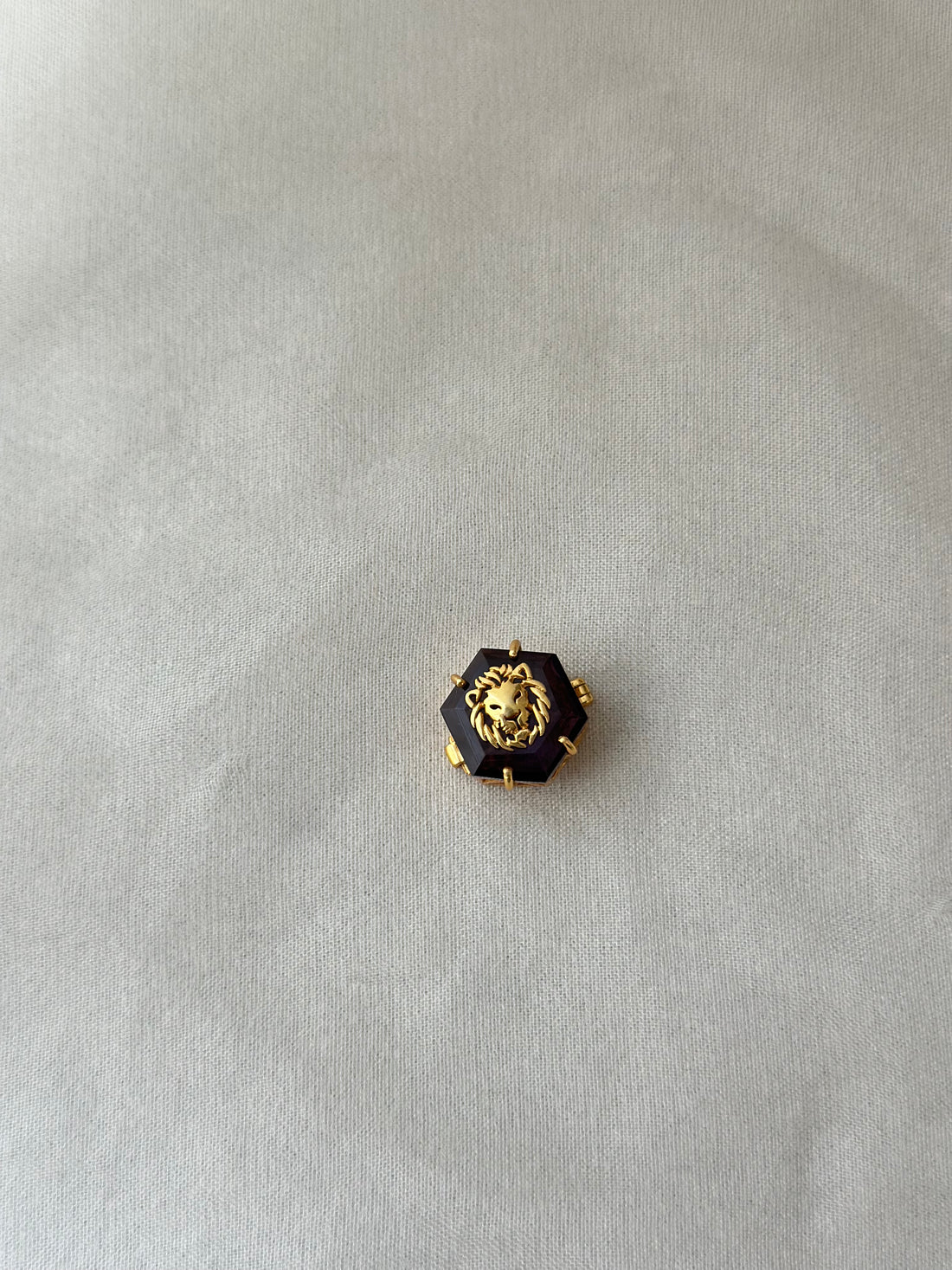Amethyst Button clip