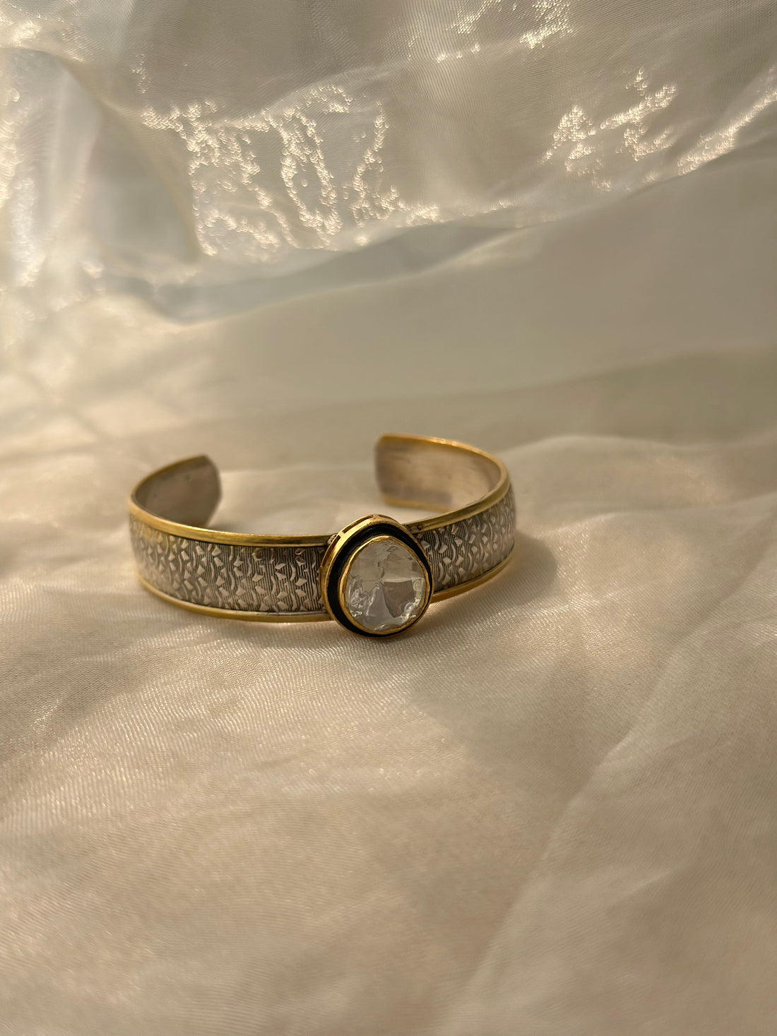 Mumtaz Handcuff