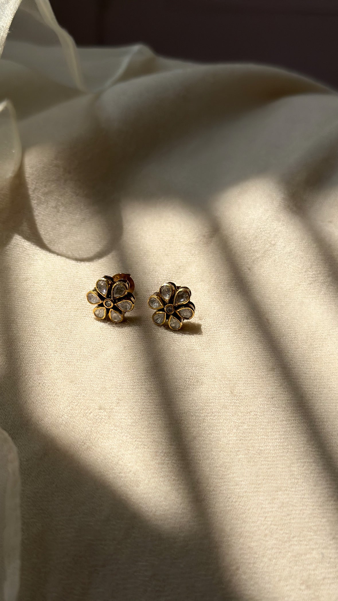 Kanak Studs