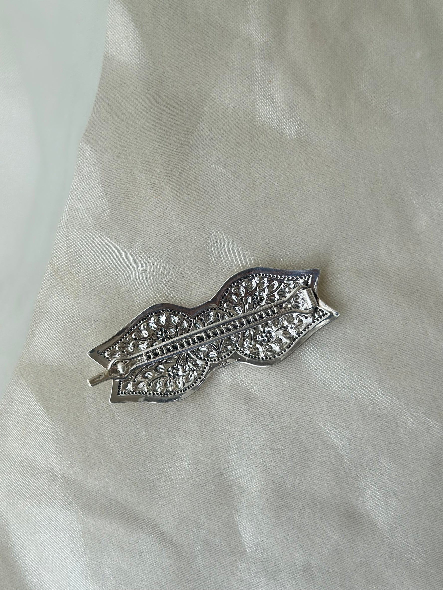 Ziva sterling silver hair clip – Eterno India