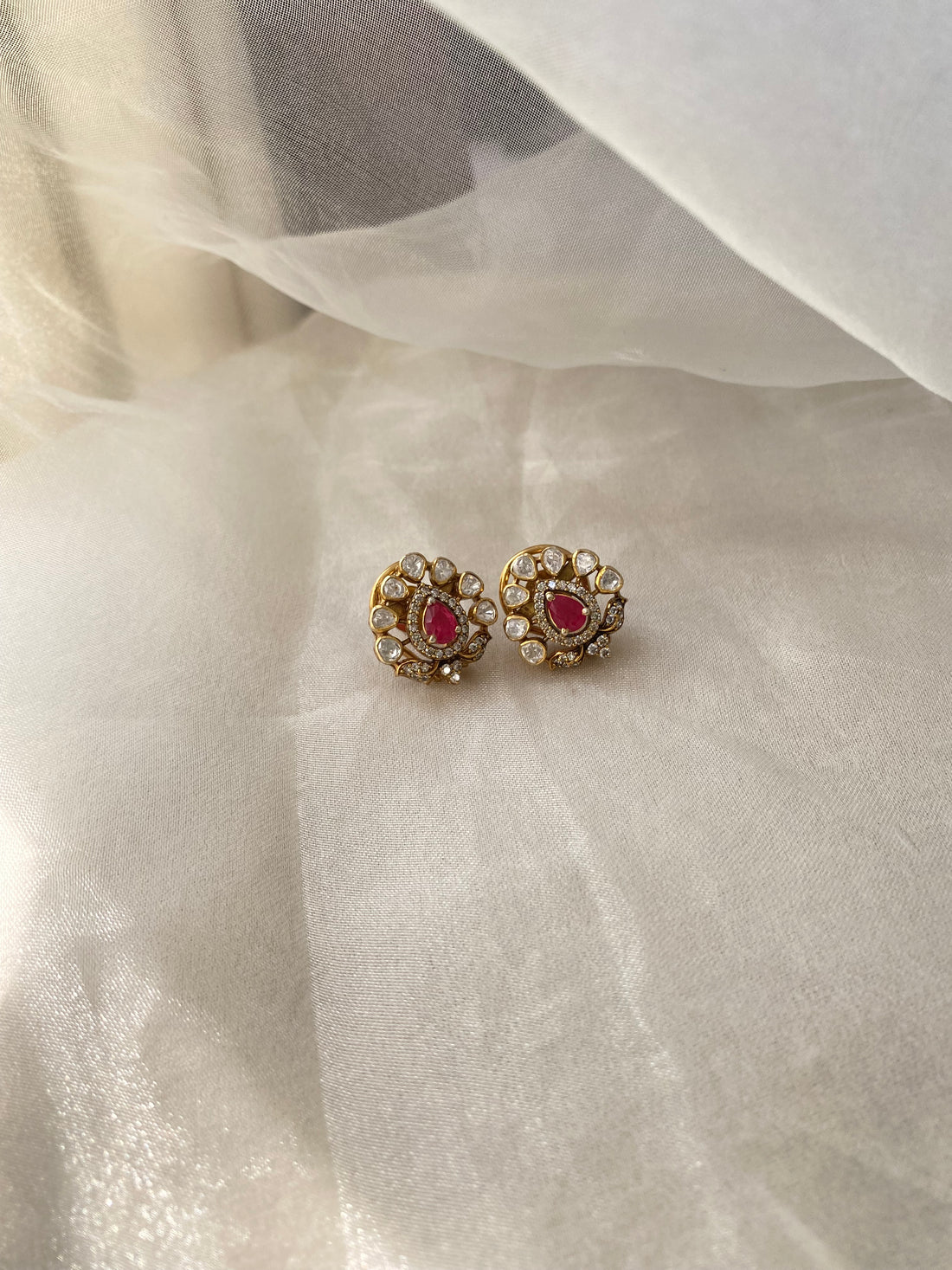 Rabaab Studs