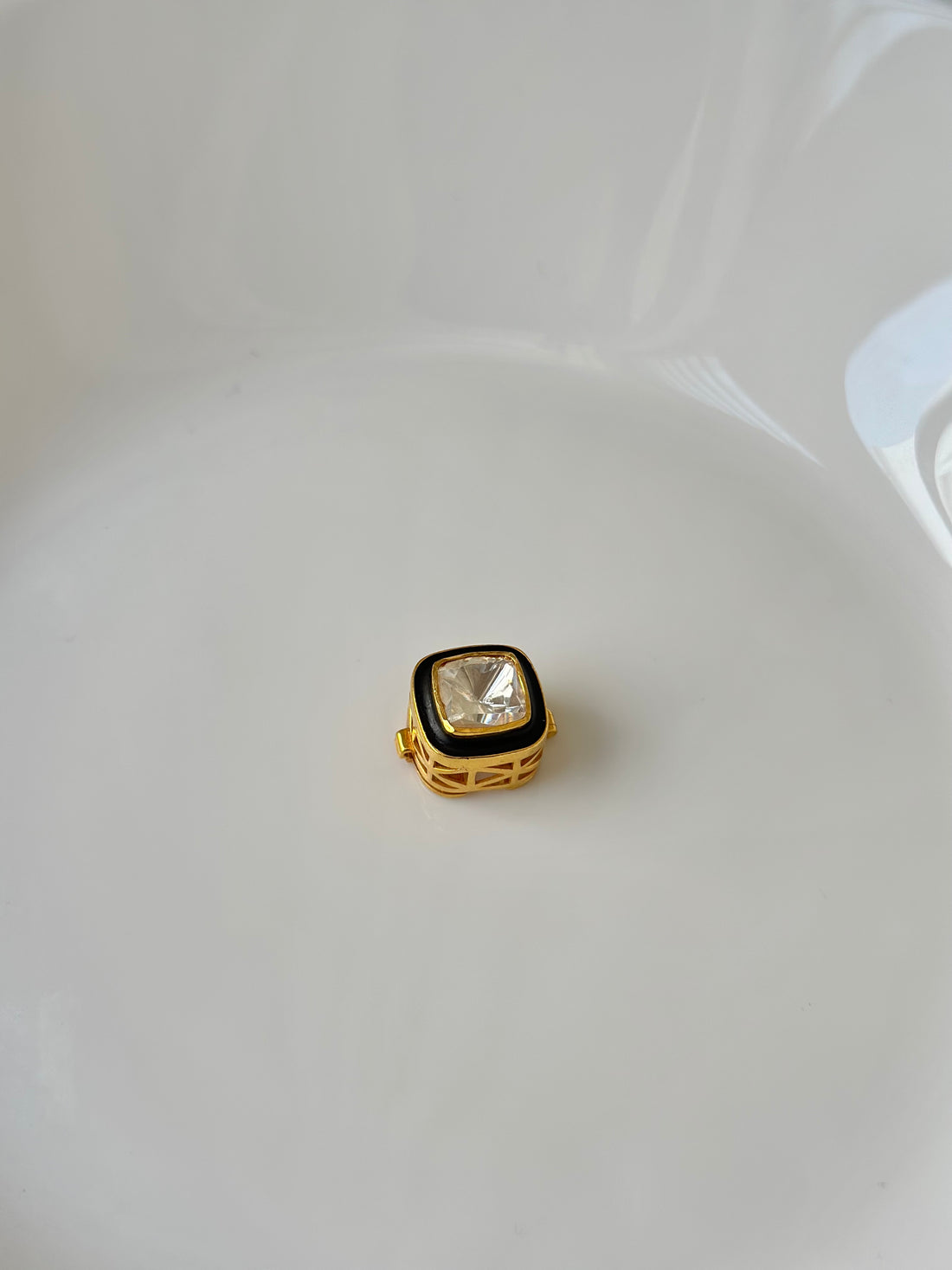 Mughal Button clip