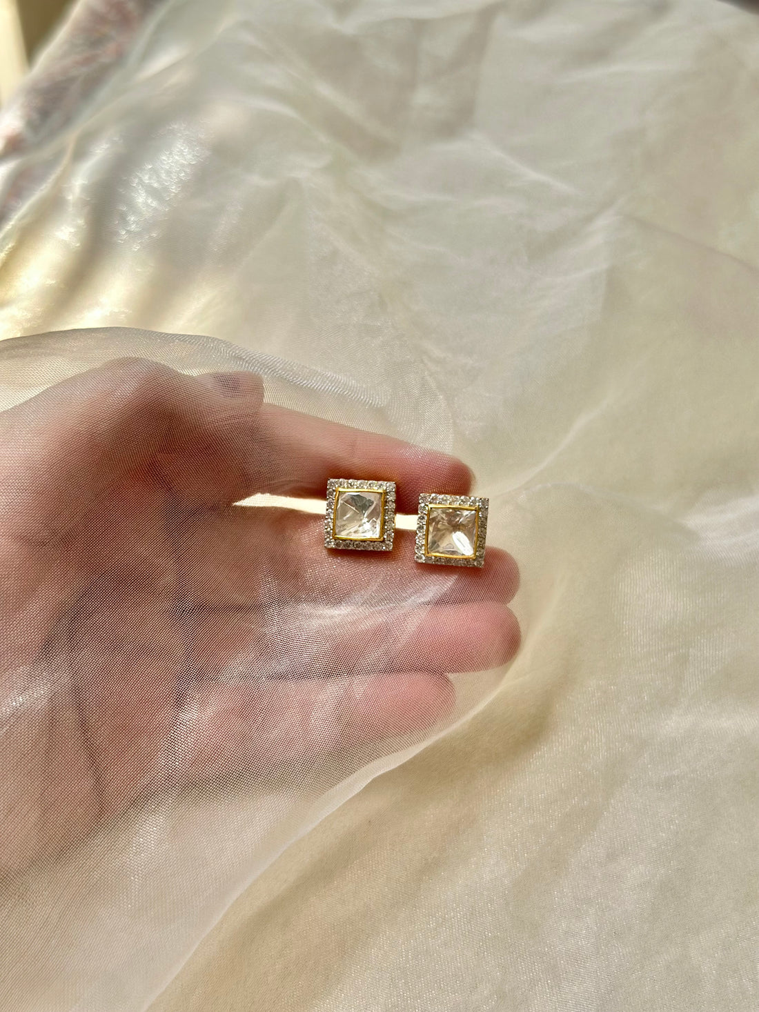 Elara Studs