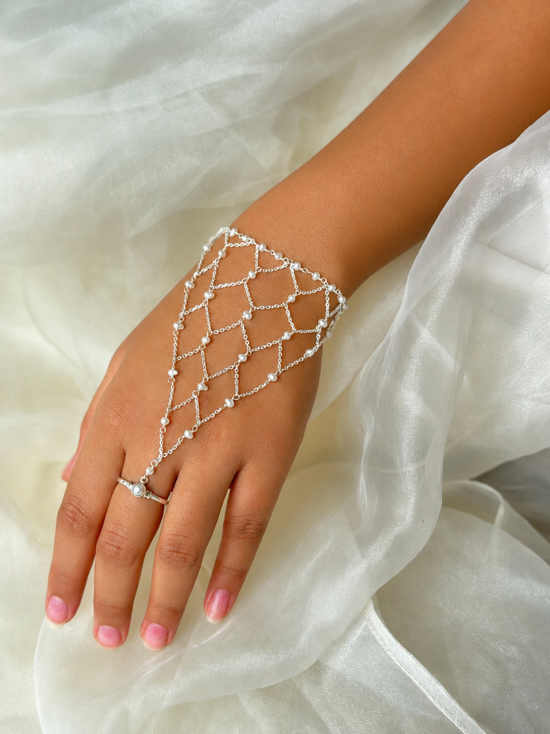 Begum sterling silver Haathphool hand bracelet – Eterno India
