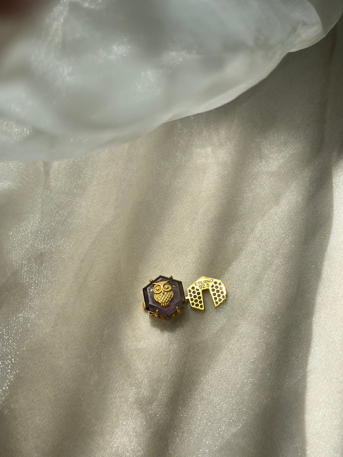 Amethyst Button clip