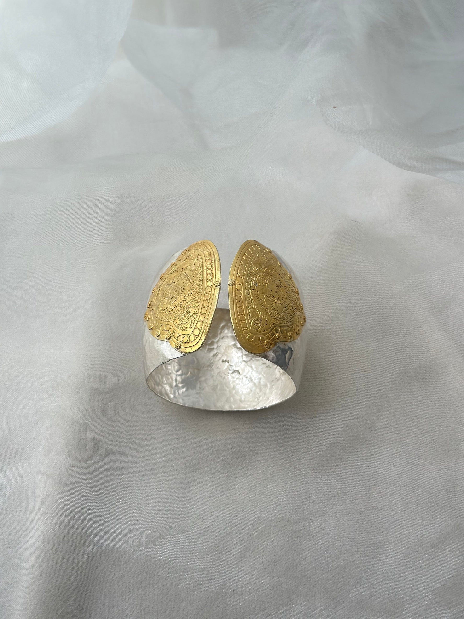 Dual Tone Handcuff