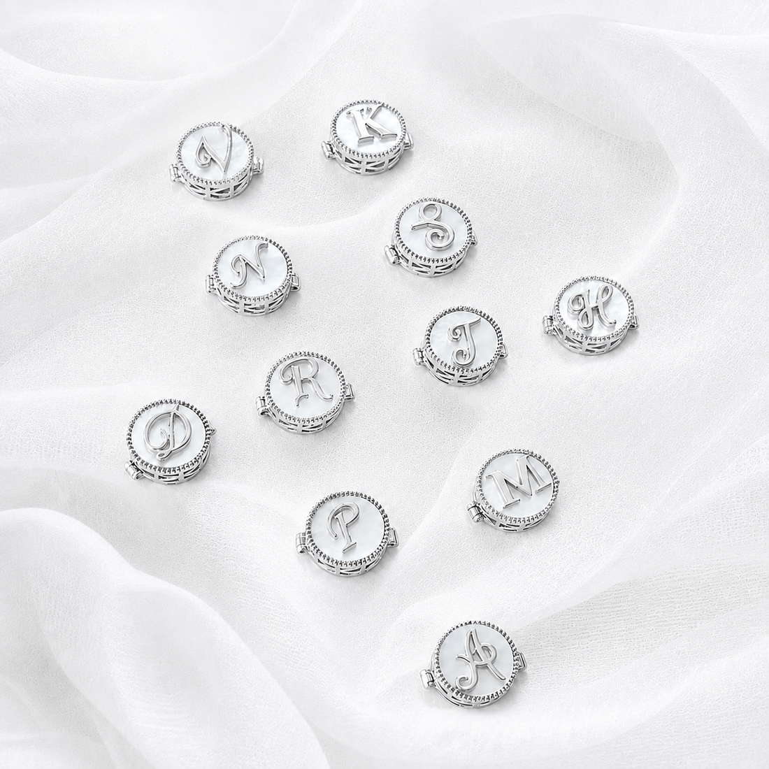 Personalised sterling silver button clip – Eterno India