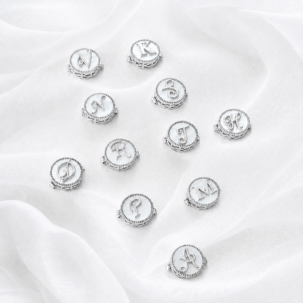 Personalised sterling silver button clip – Eterno India