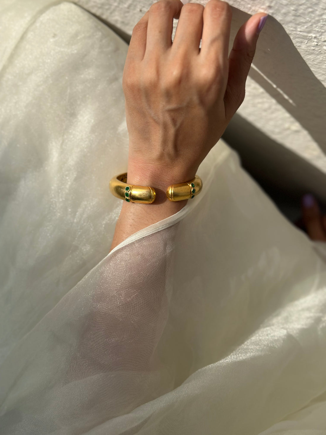 Saanvi Handcuff