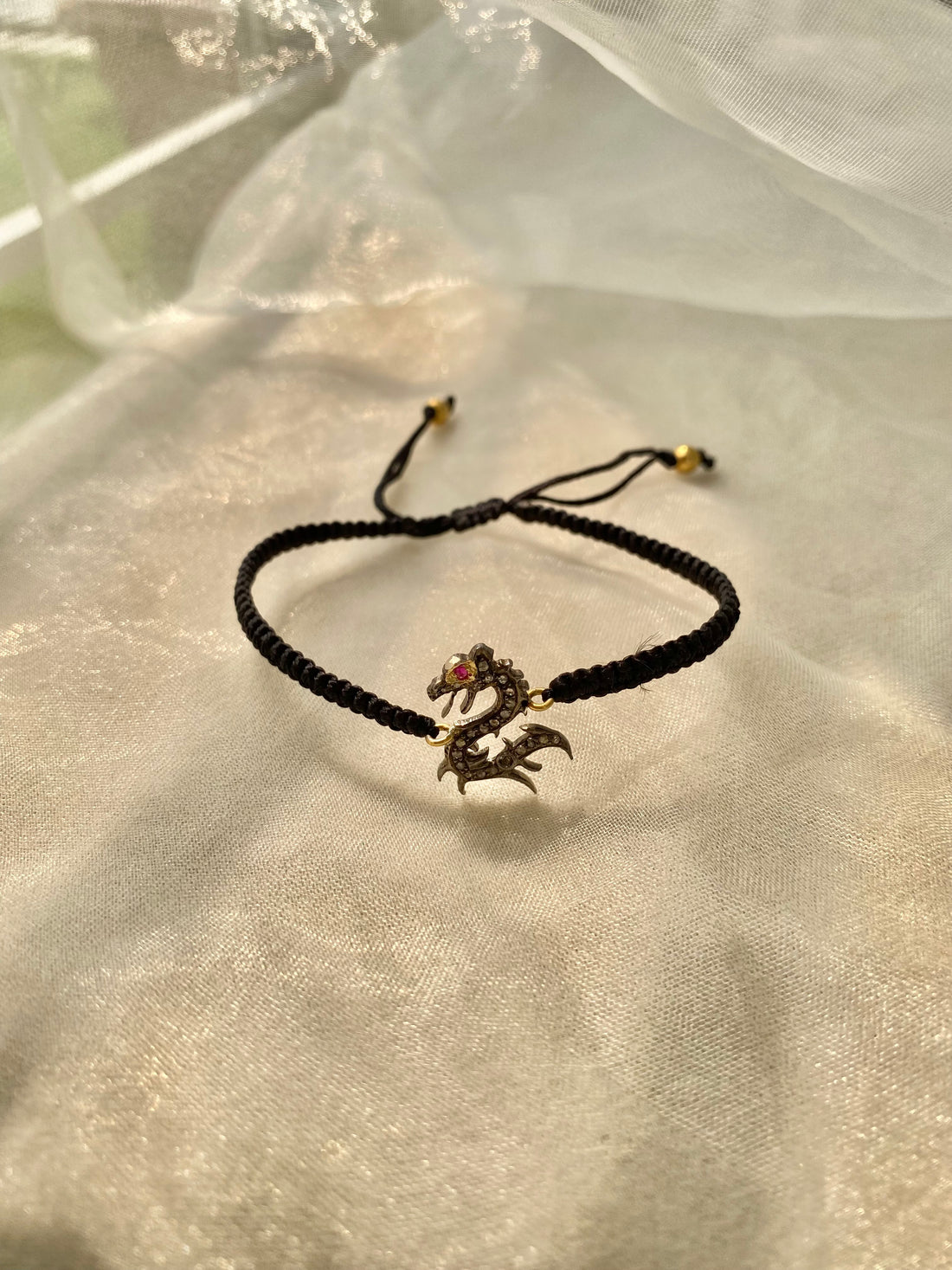 Dragon Thread Bracelet (Eterno Fine)