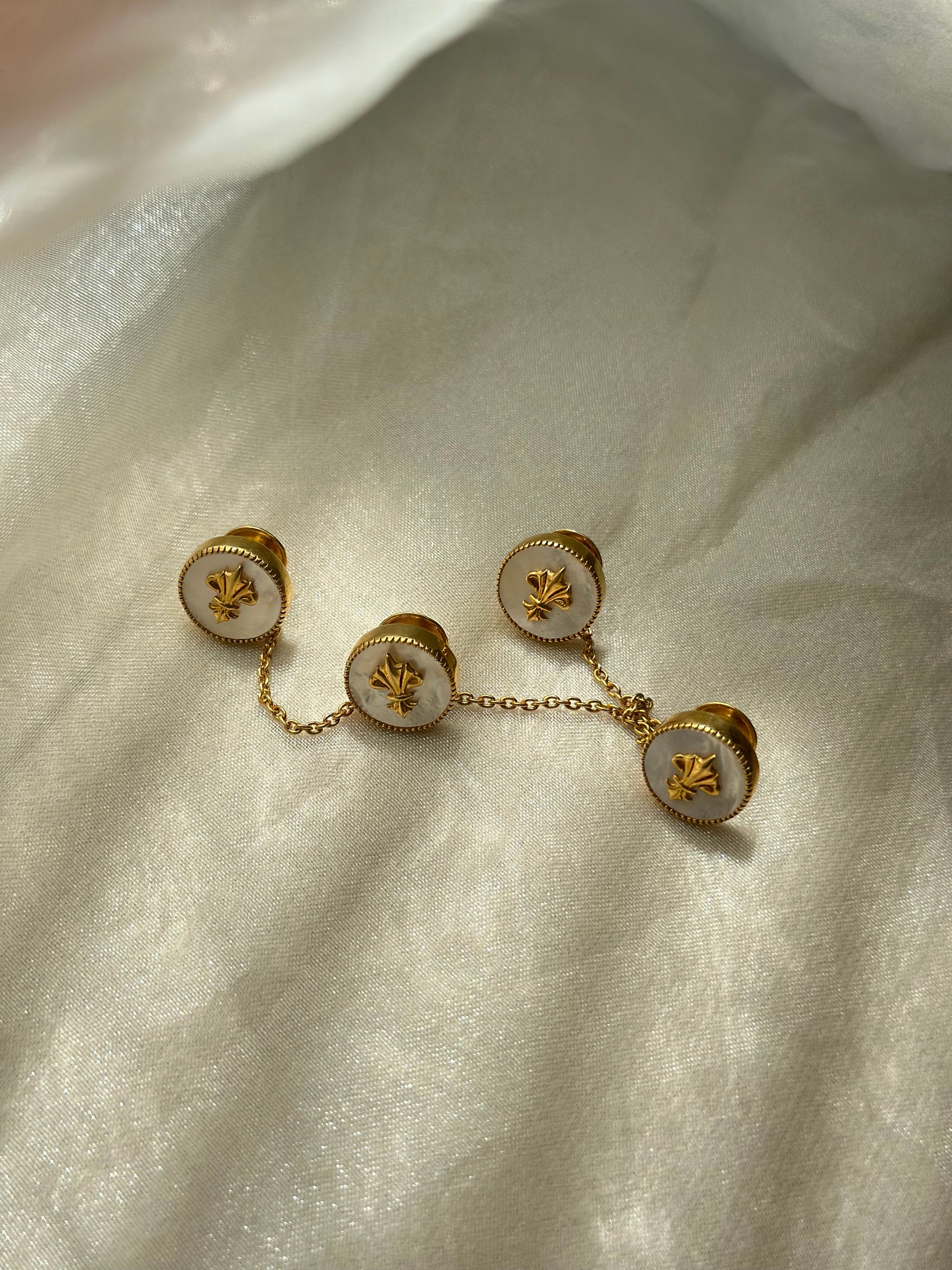 Monarchy Kurta Button