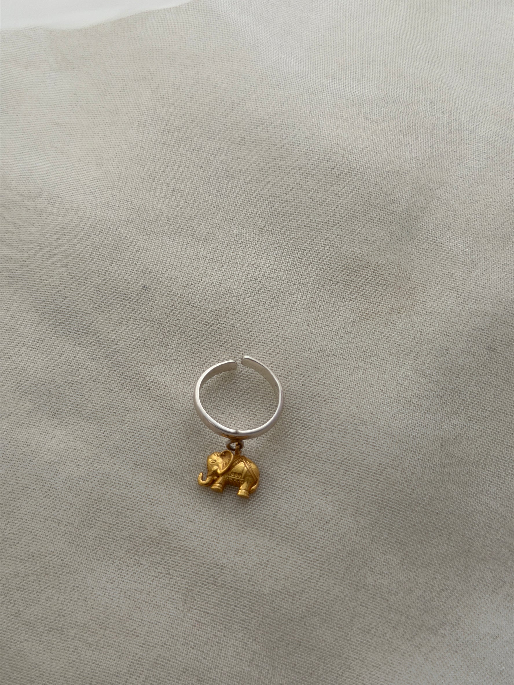 Hanging Haathi Knuckle Ring