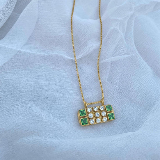 the-tabeez-pendant-chain2